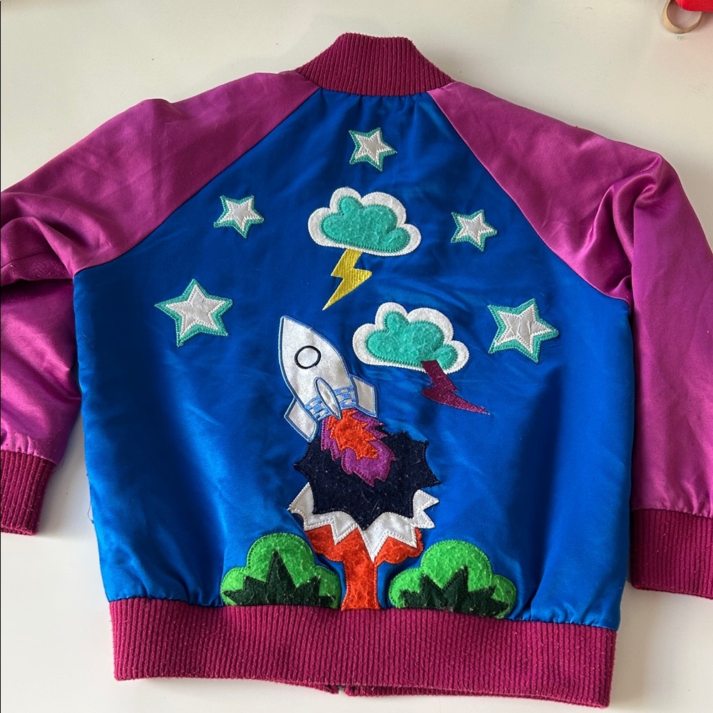 Stella McCartney Kids Blue and Magenta Satin Bomber Jacket with Patch Details - Picture 4 of 9